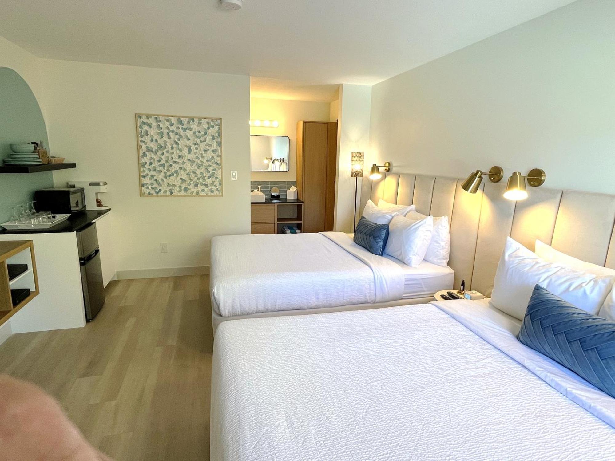 Lakeside Villa & Nordic Spa Пентиктон Экстерьер фото